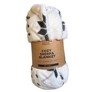 ❤️ NWT Cozy Sherpa Blanket *NEW* ❤️